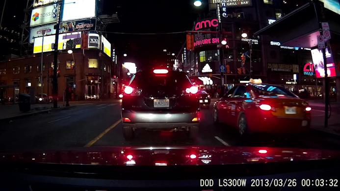  Скриншот с ночной видеозаписи автомобильным регистратором DOD LS300W
