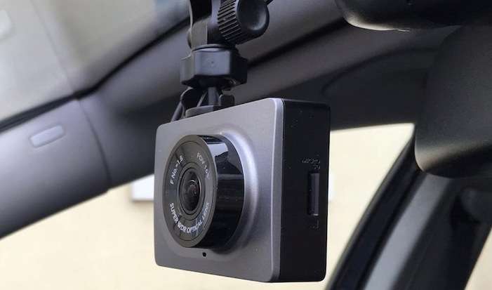 Видеорегистратор Xiaomi Yi CAR DVR