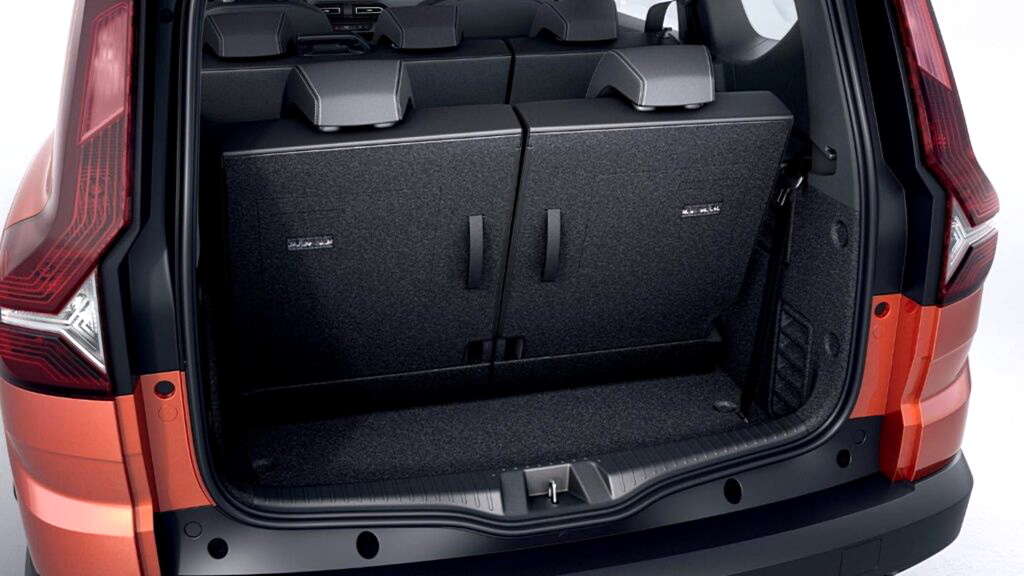 Trunk 7-seat version