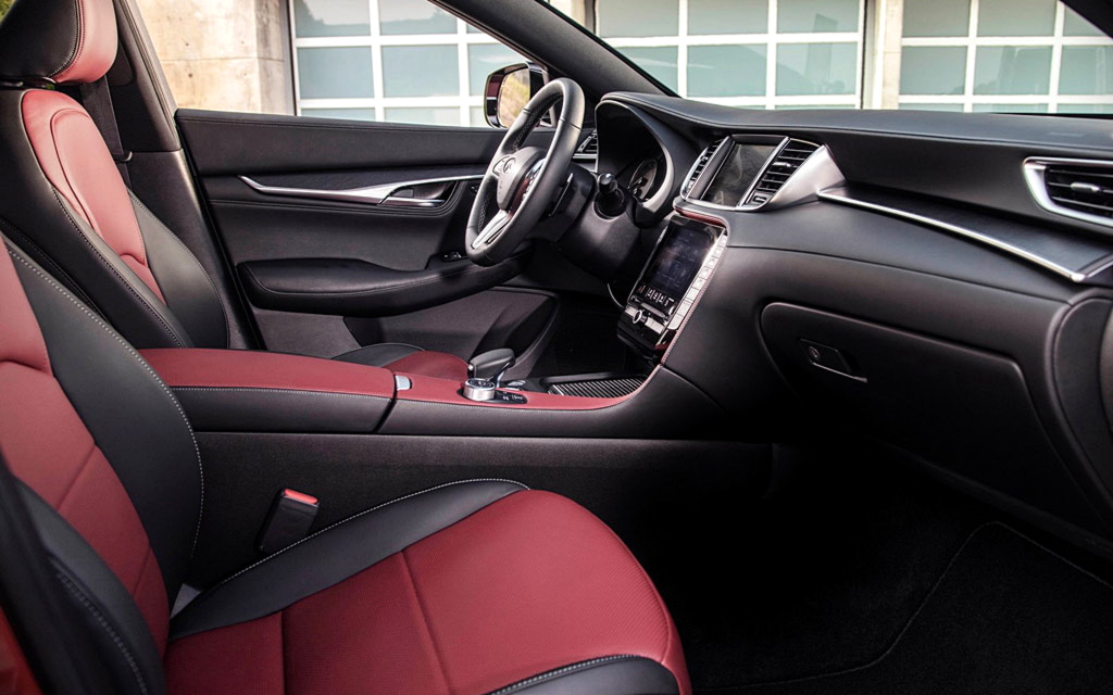 The very same interior of the new Infiniti QX55 is freely distributed